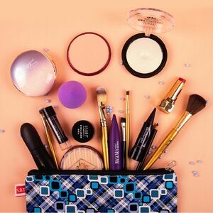 Build your makeup 💄 bag bundle